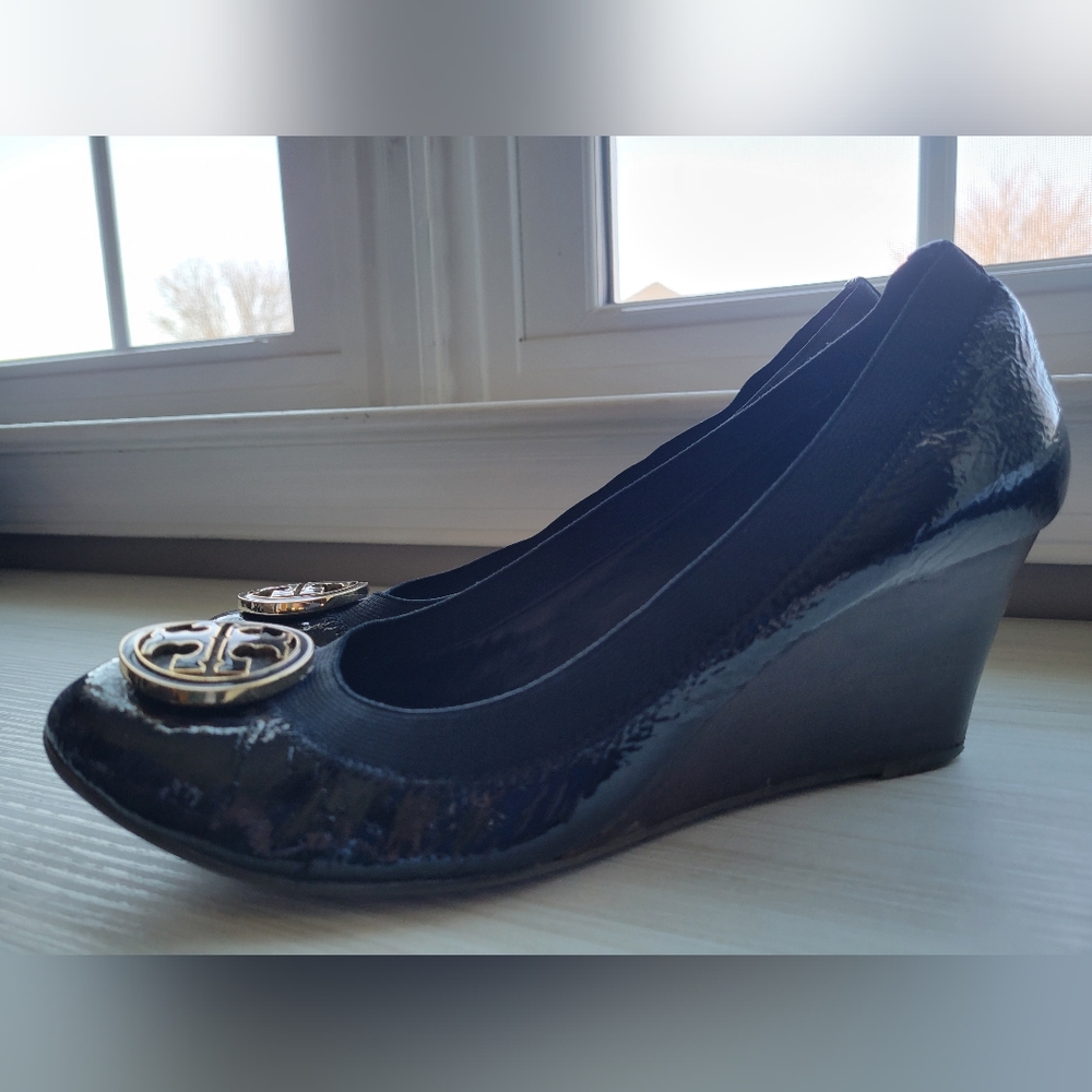 Tory Burch Black Patent Leather Wedge Heels Size 8
